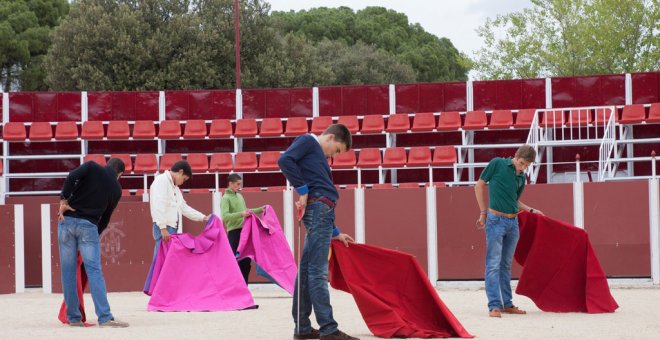 Alumnos en la escuela de tauromaquia de Madrid Marcial Lalanda.