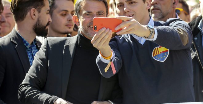 Manuel Valls con el presidente de Ciudadanos, Albert Rivera | EFE