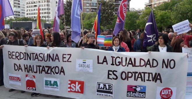 Manifestación a favor de Skolae ante el TSJN / Europa Press