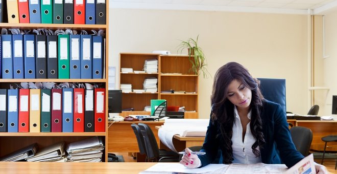 Imagen de archivo de una mujer trabajando. PIXABAY