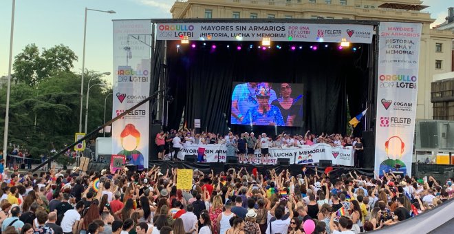 Una de las participantes en la lectura del manifiesto del Orgullo 2019. /ESTEFANÍA ROSELLÓ