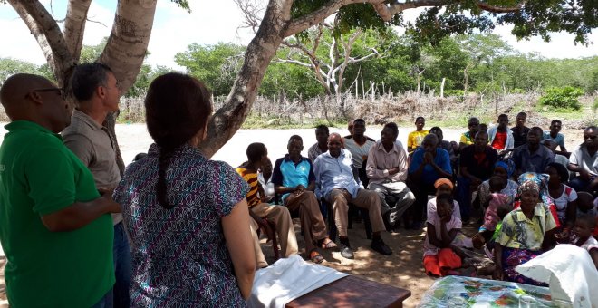 Visita de terreny d'un equip de l'ACCD a Funhalouro, Moçambic. El projecte és una iniciativa d'Enginyeria Sense Fronteres i la Unió Nacional de Camperols de Moçambic.