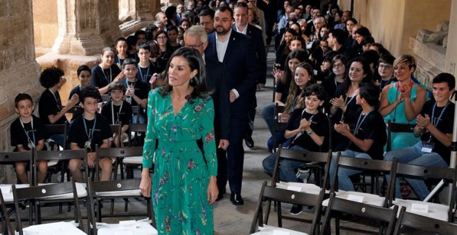 La reina Letizia asistió hoy a la lección magistral que el director de orquesta Aarón Zapico imparte en Oviedo en los Cursos de Verano 2019 de la Escuela Internacional de Música de la Fundación Princesa de Asturias. EFE