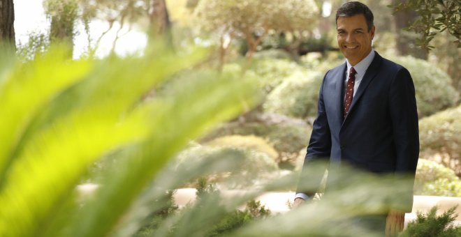 El presidente del Gobierno en funciones, Pedro Sánchez, en el Palacio de Marivent poco antes de la rueda de prensa que ofreció tras el tradicional despacho de verano con Felipe VI . EFE/Ballesteros