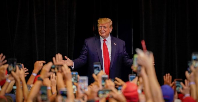 El presidente de EEUU, Donald Trump, con sus seguidores en un acto político a comienzos de mes en Cincinnati (Ohio). REUTERS/Bryan Woolston