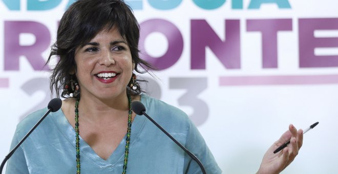 La coordinadora de Podemos Andalucía y presidenta del grupo parlamentario Adelante Andalucía, Teresa Rodríguez, durante la rueda de prensa que ha ofrecido en Sevilla, la primera tras su baja por maternidad. EFE/ José Manuel Vidal