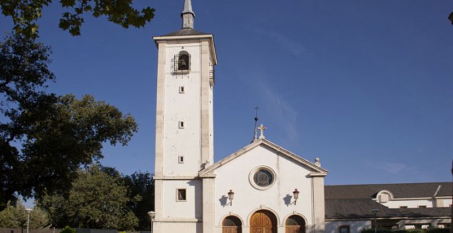 Fachada de la Iglesia de las Esclavas en La Moraleja (Alcobendas).