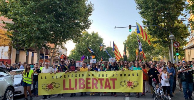 Capçalera de la manifestació d'aquest dissabte a Sabadell per reclamar l'alliberament dels CDR empresonats. PÚBLIC