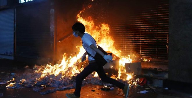 Imagen de los disturbios en Hong Kong. EFE/ Fazry Ismail