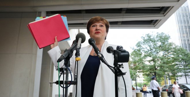 01/10/2019 - La directora del Fondo Monetario Internacional (FMI), Kristalina Georgieva, en su primer día en su nuevo puesto en la sede del FMI en Washington. REUTERS / Jonathan Ernst