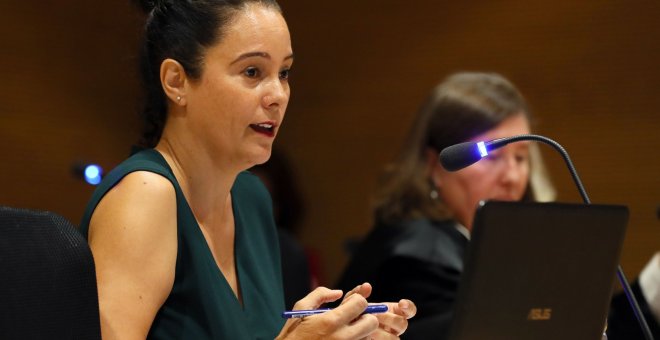 La sargento del Seprona Gloria Moreno, durante el juicio en  la Audiencia de Las Palmas. EFE/Elvira Urquijo A.