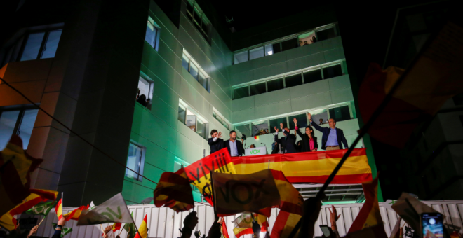 Celebración en la sede de Vox, después de que la formación de extrema derecha se convirtiera en la tercera fuerza política del país./ Susana Vera (Reuters)