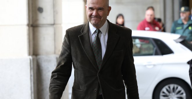 El expresidente de la Junta de Andalucía, Manuel Chaves, llegando al juicio del caso ERE en la Audiencia Provincial de Sevilla. / Europa Press