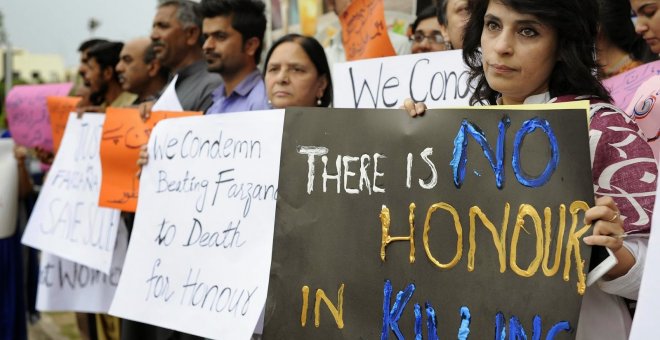 Manifestación contra la lapidación de una mujer embarazada que fue lapidada en Lahore (Pakistán), en 2014. EFE/Archivo