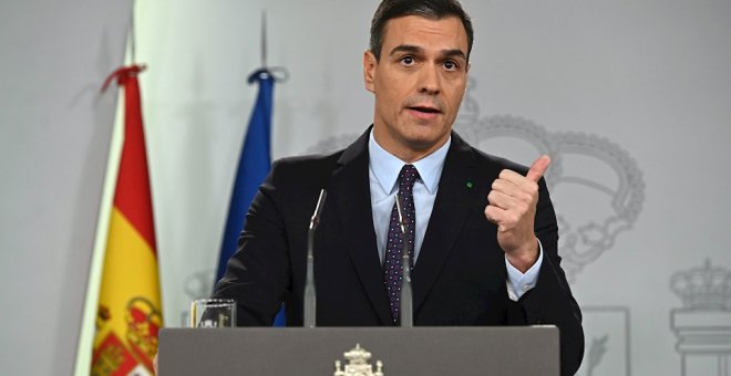 11/12/2019.- El líder del PSOE y presidente del Gobierno en funciones, Pedro Sánchez, durante la rueda de prensa ofrecida en el Palacio de la Moncloa después de que el rey de España le designara como candidato a presidente del Ejecutivo aunque todavía no