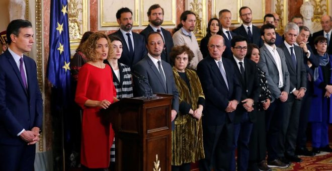 La presidenta del Congreso, Meritxell Battet (2i), durante su intervención durante la sesión solemne de las Cortes con motivo de la celebración del 41 aniversario de la Constitución. EFE