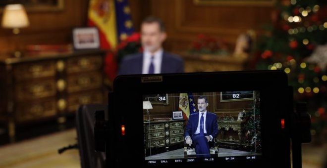 El rey Felipe VI, durante la grabacion de su mensaje de Navidad. CASA REAL