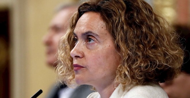 Meritxell Batet, presidenta del Congreso de los Diputados, durante la segunda jornada del debate de investidura de Pedro Sánchez como presidente del Gobierno este domingo en el Congreso de los Diputados. EFE/Mariscal