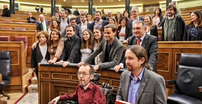 El grupo confederal de Unidas Podemos en la investidura de Pedro Sánchez./ Daniel Gago - Podemos