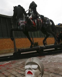 Aparece un busto de Franco al lado de la estatua colocada en el Born / EFE