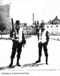 Dos policías durante la Expo 92.