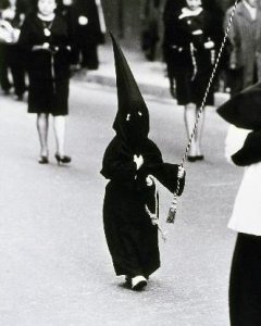 Niño nazareno, 1969. Autor: Peter Witte, fondo: memoriademadrid.es. Cedida por el autor para este reportaje.