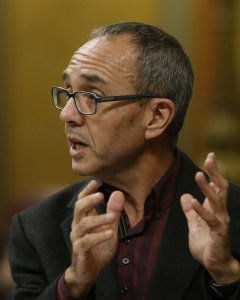 Joan Coscubiela, portavoz de IU, durante su intervención en el Pleno del Congreso de los Diputados. EFE/ Paco Campos