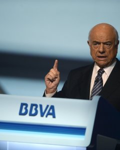 El presidente de BBVA, Francisco González, en su internvención durante de la junta de accionistas del banco, en Bilbao. REUTERS/Vincent West