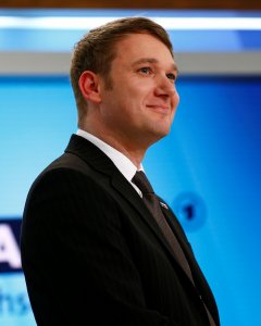 El líder del partido de ultraderecha Alternativa para Alemania (AfD, según sus siglas en inglés), Andre Poggenburg, antes de participar en una entrevista en televisión. REUTERS/Wolfgang Rattay