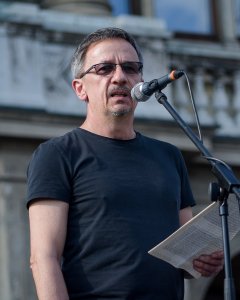 János Rainer, exdirector del Instituto 1956, durante las protestas contra el presidente húngaro, viktor Orban. GABRIELLA CSOSZO