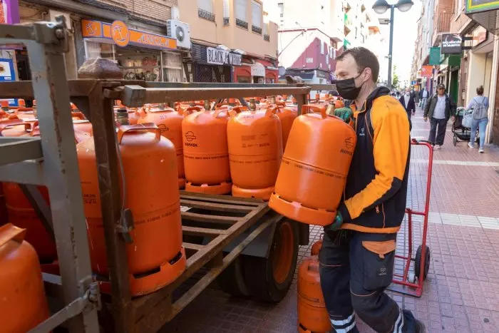 El precio de la bombona de butano volverá a subir este martes un 4,27%, alcanzando los 16,61 euros