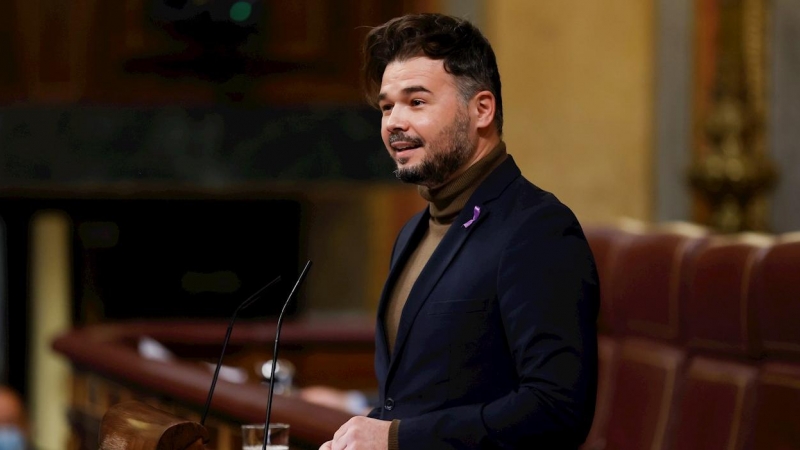 25/11/2021.- El portavoz de ERC, Gabriel Rufián, durante su intervención en el pleno celebrado este jueves en el Congreso. El proyecto de ley de Presupuestos Generales del Estado de 2022 del Gobierno de coalición quedará aprobado este jueves en el Congres