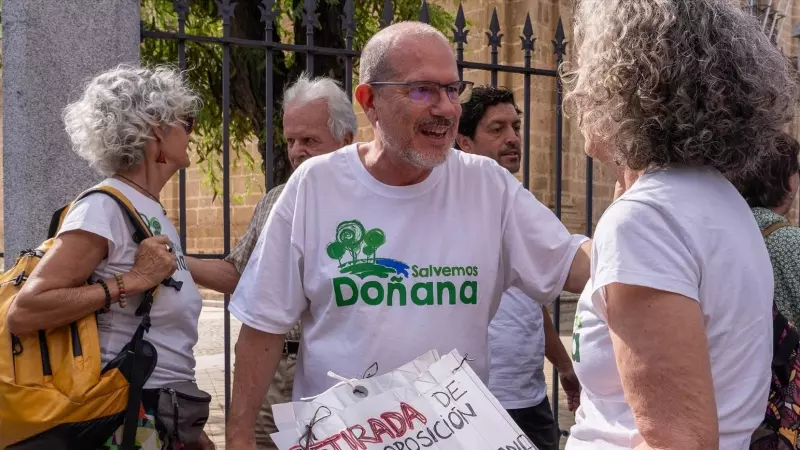 concentración en las puertas del Parlamento Andaluz, a 13 de junio de 2023, en Sevilla, (Andalucía, España)