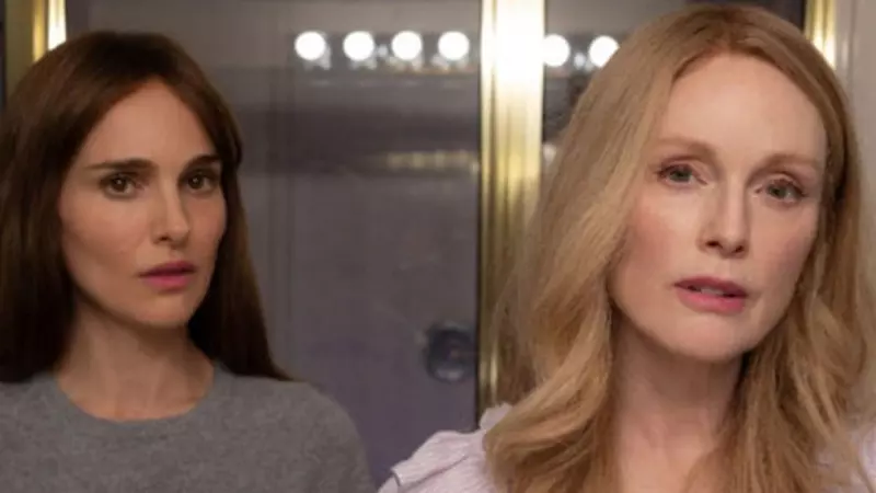 Natalie Portman y Julianne Moore.