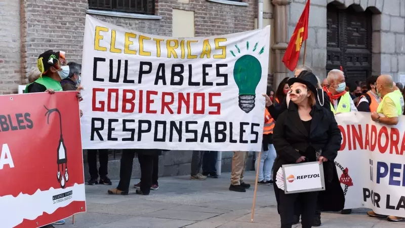 Una manifestación contra la pobreza energética en Madrid, a 28 de octubre de 2021 (Archivo).