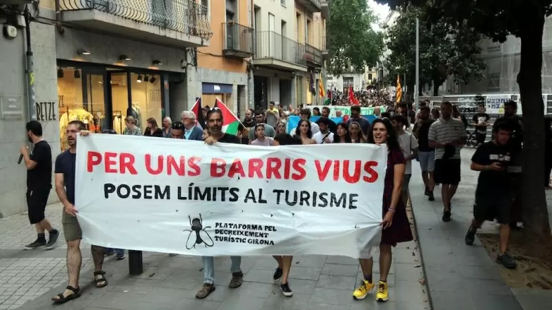 07/2024 - Manifestació d'aquest estiu contra la massificació turística a Girona.