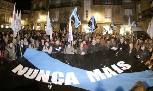 Concentración convocada en Santiago de Compostela por el movimiento ciudadano Nunca Máis. EFE