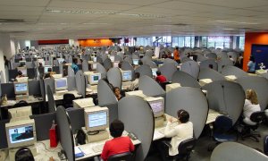 Foto de archivo de un 'call center' (centro de atención al cliente) ubicado en el Estado español.