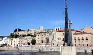 Monumento franquista en Tortosa, Tarragona.- EFE