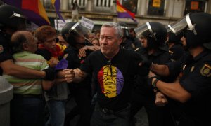 Jorge Verstrynge, detenido en una concentración a favor de la República..