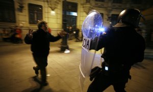 Imagen de los disturbios posteriores a la manifestación contra el 'pensionazo' del 27 de enero de 2011.- FOTOGRACCIÓN