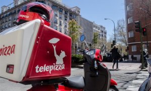 Una moto de reparto de Telepizza. E.P.