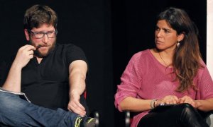 El eurodiputado Miguel Urbán junto a la líder de Podemos en Andalucía, Teresa Rodríguez. /EFE