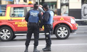 Imagen de archivo de dos agentes de la Policía Local de Madrd. EUROPA PRESS