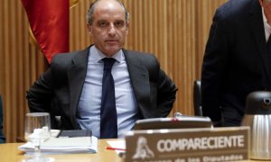 El expresidente de la Comunidad Valenciana Francisco Camps, durante su comparecencia ante la Comisión de Investigación sobre la presunta financiación ilegal del PP,  en el Congreso de los Diputados. EFE/Chema Moya