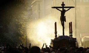 Escena de una procesión en Sevilla. Imagen: EFE