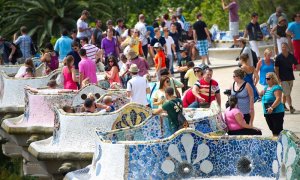 Turistes al Parc Güell de Barcelona, en una imatge d'arxiu | Europa Press.