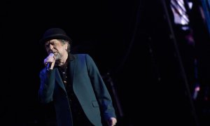 El cantante y compositor Joaquín Sabina durante el concierto que ofrece esta noche en Madrid. EFE/Víctor Lerena