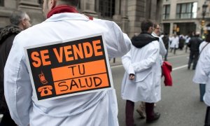 Una manifestación en defensa de la sanidad pública en Madrid en 2012.- EFE