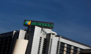 El logo de la eléctrica Iberdrola, en su sede en Madrid. REUTERS/Susana Vera